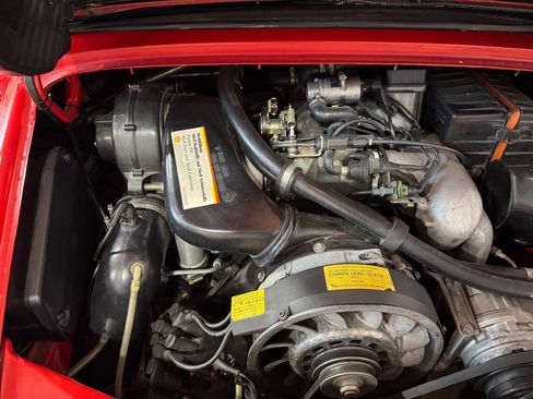 Used 1990 Porsche 911 Carrera RWD image 47