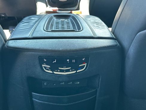 Used 2017 Cadillac Escalade ESV Premium Luxury image 19