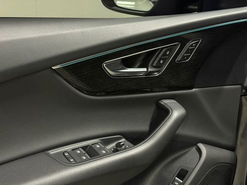 Used 2021 Audi Q8 Prestige AWD/4WD image 11