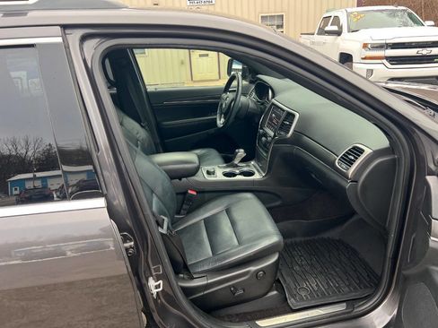 Used 2018 Jeep Grand Cherokee Limited image 33