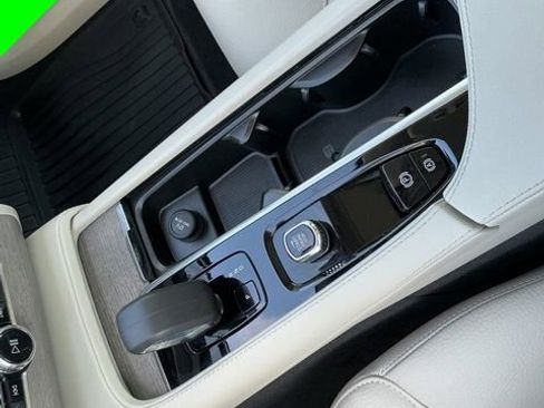 Certified 2024 Volvo XC90 B6 Plus w/ Protection Package Premier image 15