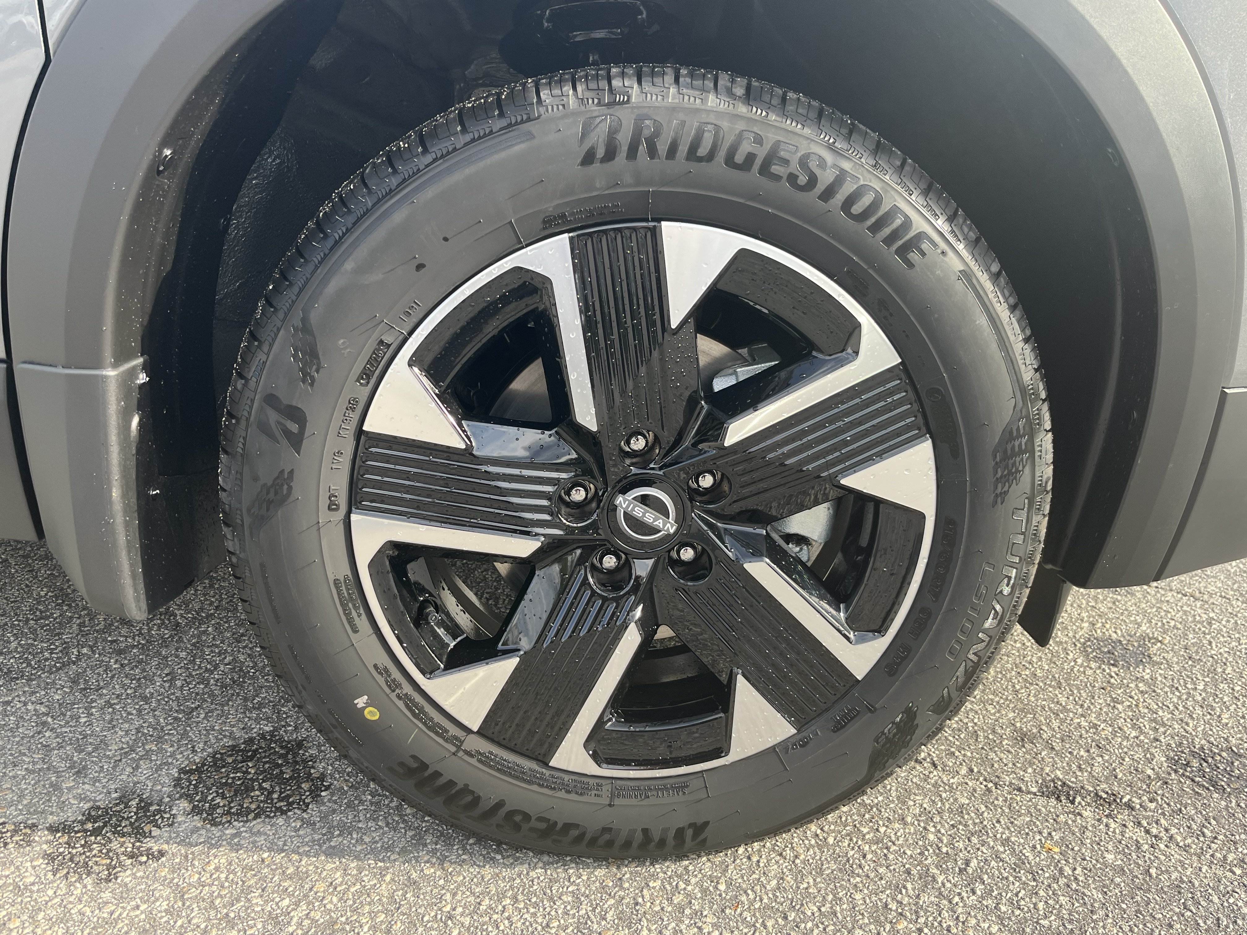 New 2027 Nissan Kicks SV AWD/4WD image 9