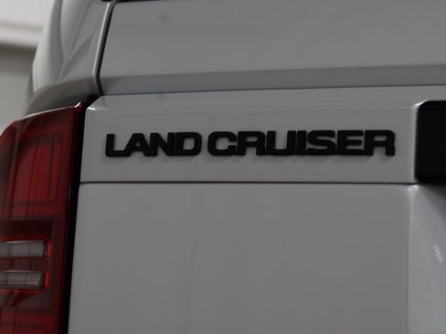 Used 2025 Toyota Land Cruiser image 22