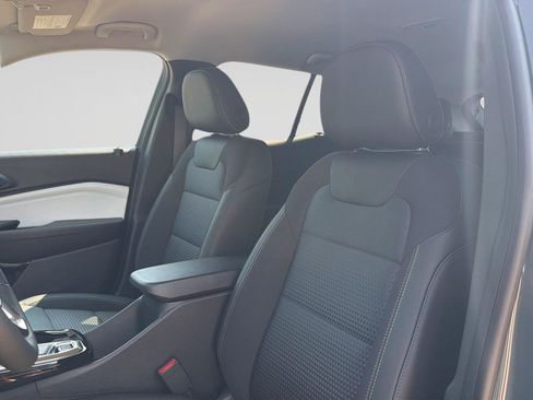 New 2026 Chevrolet Trax LT w/ LT Convenience Package FWD image 10