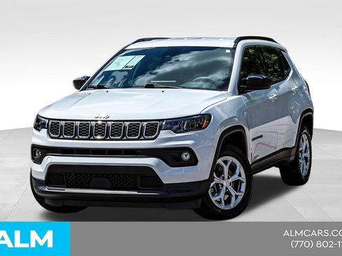 Used 2024 Jeep Compass Latitude AWD/4WD image 1