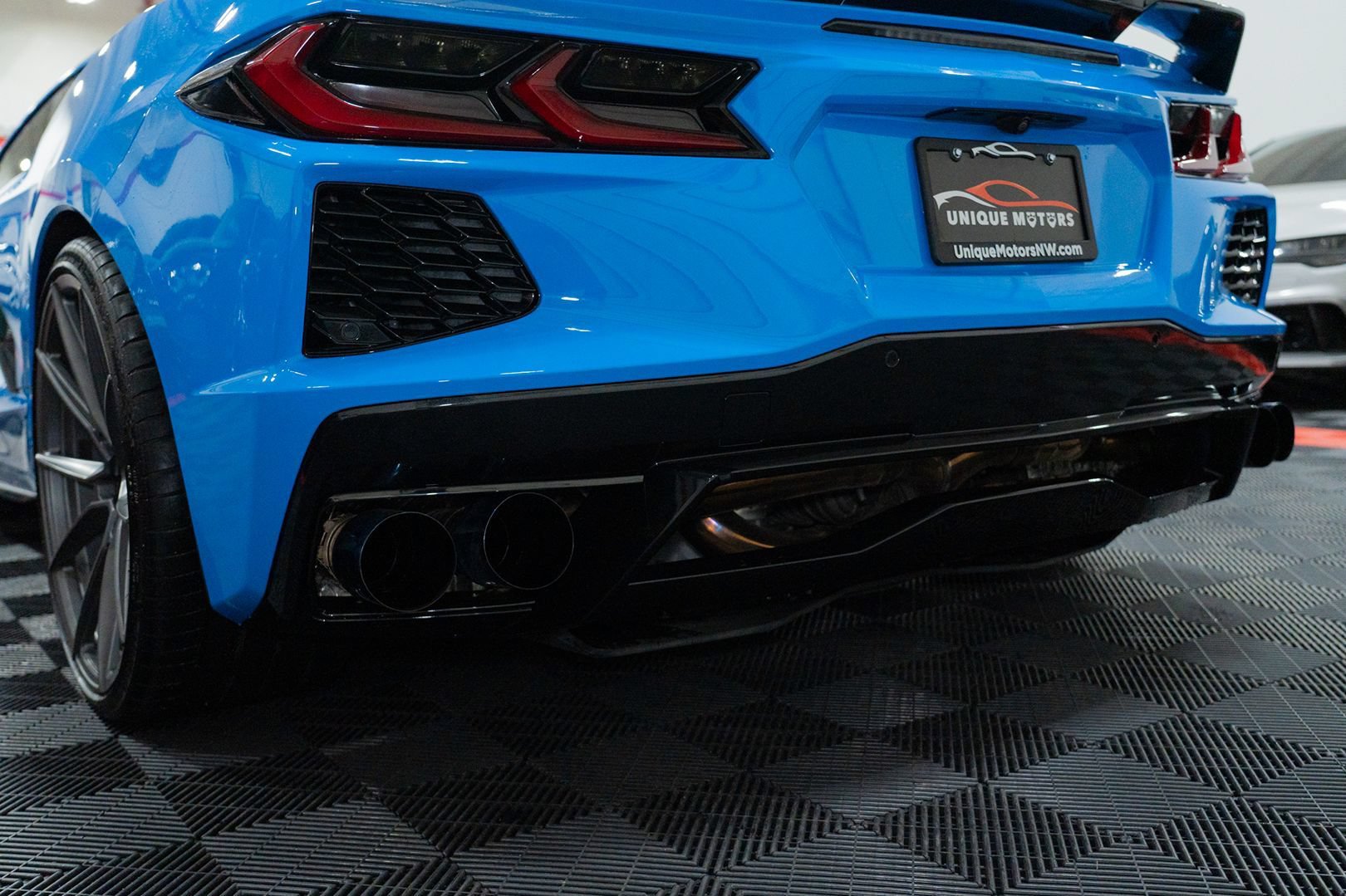 Used 2023 Chevrolet Corvette Stingray Preferred Cpe w/ Z51 Performance Package RWD image 9