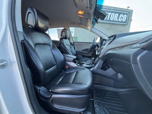 Used 2017 Hyundai Santa Fe SE image 24