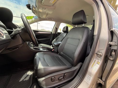 Used 2013 Volkswagen Passat 2.5 SE FWD image 10