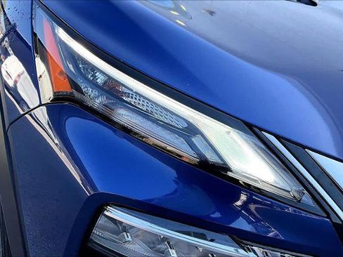Certified 2021 Nissan Rogue SV FWD image 27