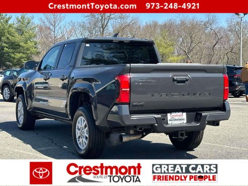Certified 2025 Toyota Tacoma SR5 AWD/4WD image 4