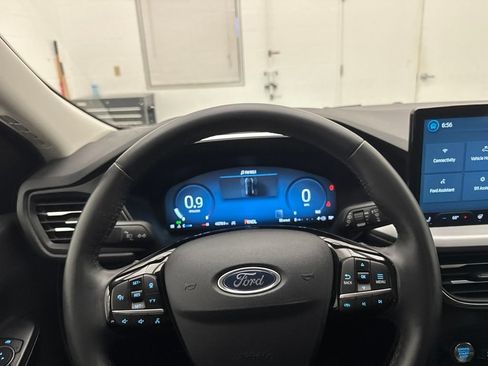 Used 2024 Ford Escape Platinum AWD/4WD image 14