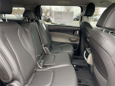 New 2026 Kia Carnival LXS image 21