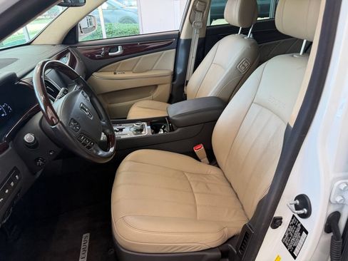 Used 2012 Hyundai Equus Signature RWD image 10