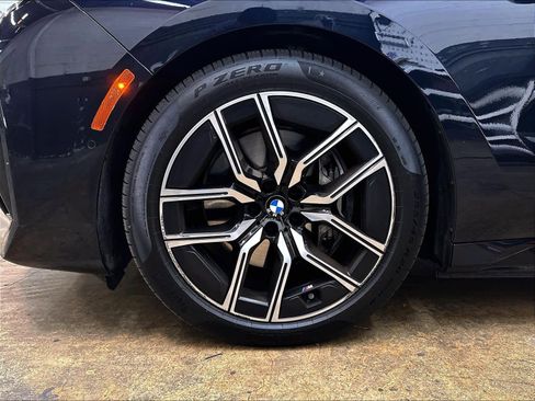 Used 2024 BMW i7 xDrive60 w/ Executive Package AWD/4WD image 12