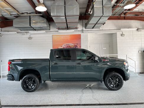 Used 2025 Chevrolet Silverado 1500 LT Trail Boss w/ Convenience Package II AWD/4WD image 11