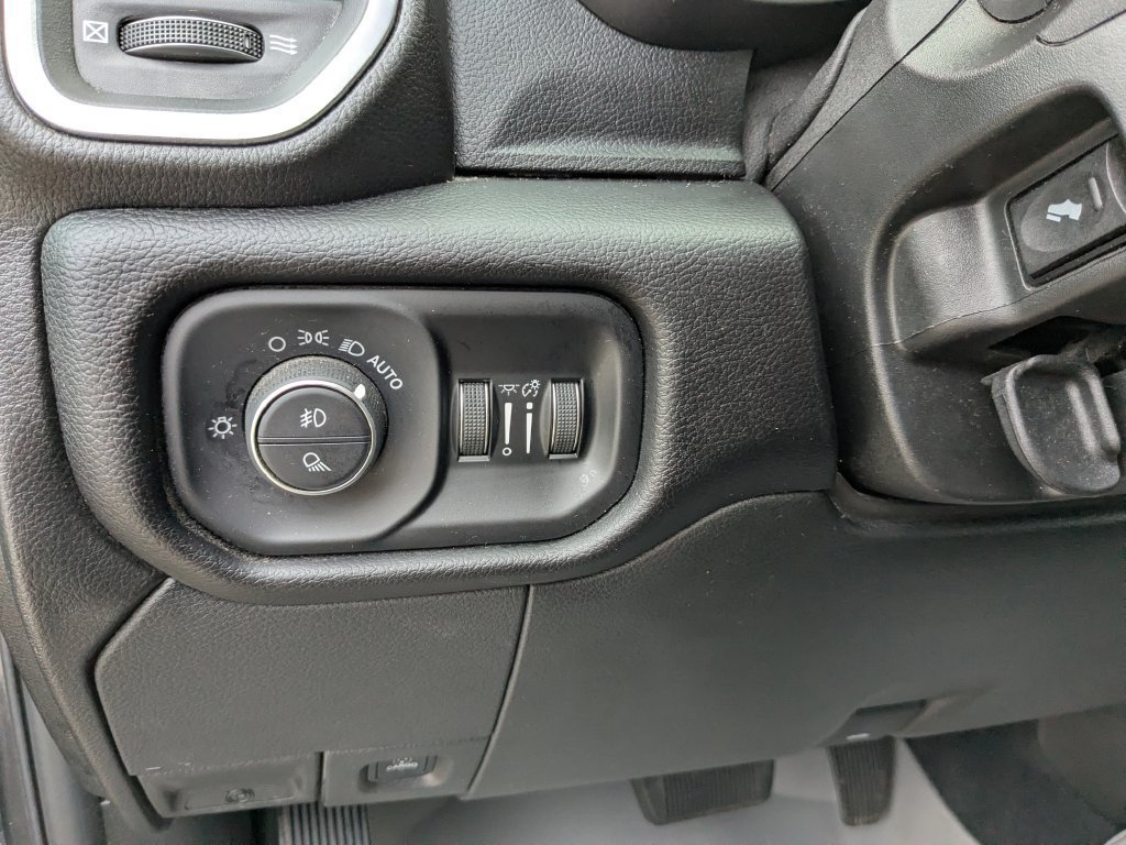 Used 2024 RAM 2500 Laramie AWD/4WD image 23