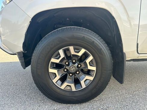 Used 2020 Toyota Tacoma SR image 26