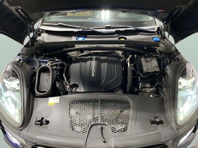 Used 2021 Porsche Macan AWD/4WD image 33