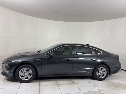 New 2026 Hyundai Sonata SE FWD image 2