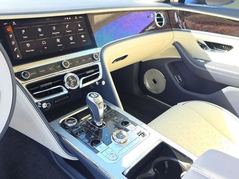 New 2025 Bentley Flying Spur Plug-In Hybrid image 25