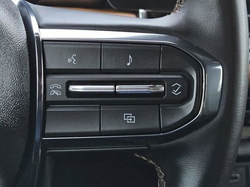 Used 2024 GMC Canyon AT4 image 23