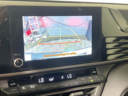 Used 2025 Toyota Camry SE FWD image 28