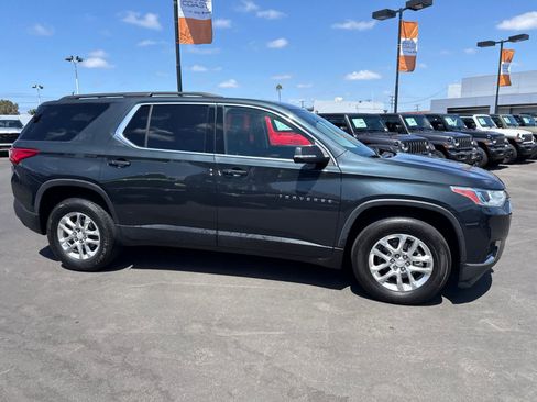 Used 2021 Chevrolet Traverse LT FWD image 8