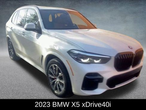 Used 2023 BMW X5 xDrive40i w/ M Sport Package image 3