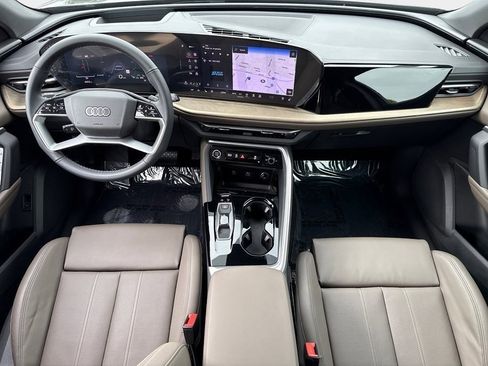 Used 2025 Audi Q5 Premium Plus w/ Premium Plus image 13