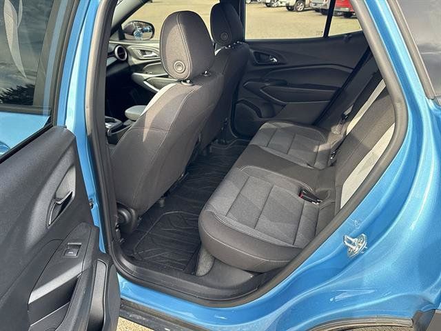 Used 2025 Chevrolet Trax RS w/ Driver Confidence Package FWD image 52