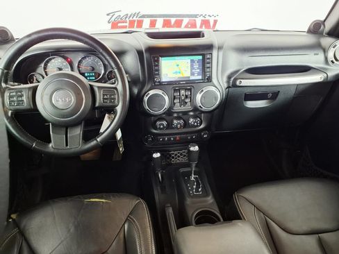 Used 2013 Jeep Wrangler Unlimited Sahara w/ Connectivity Group AWD/4WD image 9