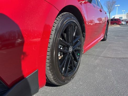 Used 2025 Toyota Camry SE image 10