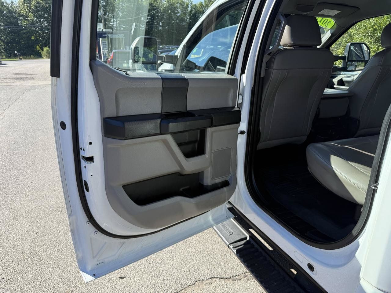 Used 2017 Ford F450 XL w/ Power Equipment Group AWD/4WD image 32