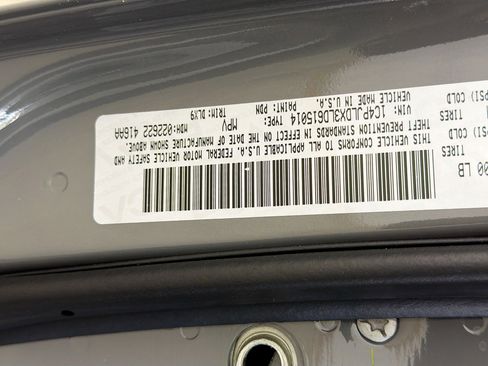 Used 2020 Jeep Cherokee Limited image 11