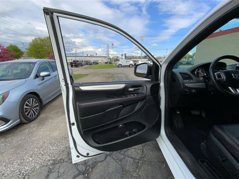 Used 2019 Dodge Grand Caravan GT FWD image 20