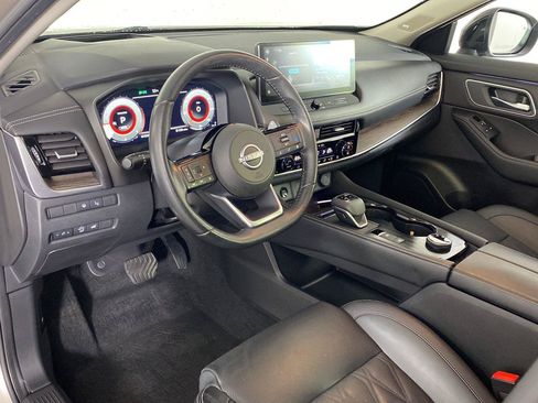 Used 2024 Nissan Rogue Platinum w/ Platinum Premium Package AWD/4WD image 2