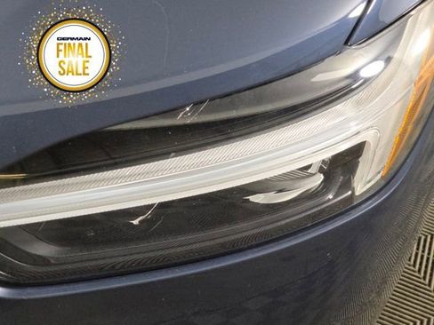 Used 2024 Volvo XC60 B5 Core image 12