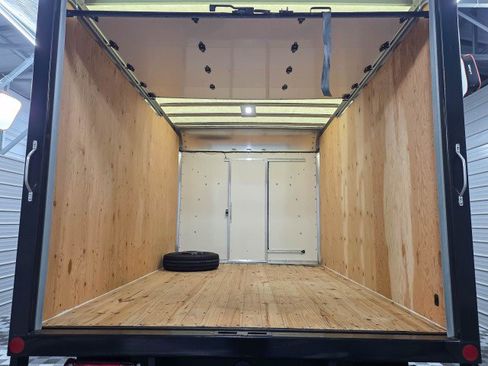 Used 2024 Mercedes-Benz Sprinter 4500 image 10