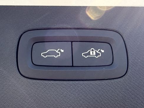 Certified 2023 Volvo XC90 B5 Core w/ Protection Package Premier image 10