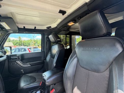 Used 2018 Jeep Wrangler Unlimited Sport AWD/4WD image 24