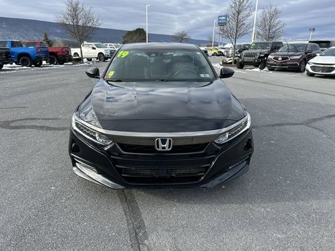 Used 2019 Honda Accord Sport image 2