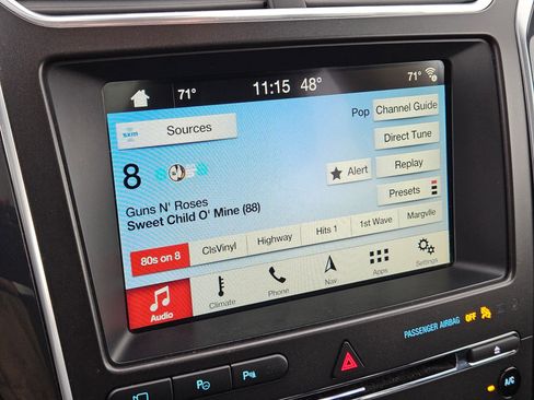 Used 2018 Ford Explorer Platinum image 25