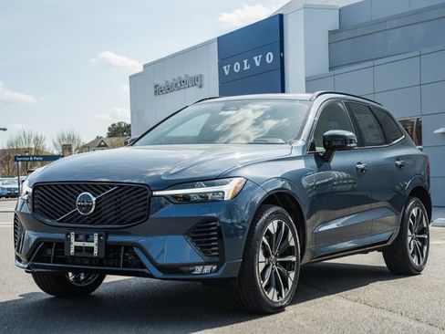 New 2026 Volvo XC60 B5 Plus w/ Climate Package image 3