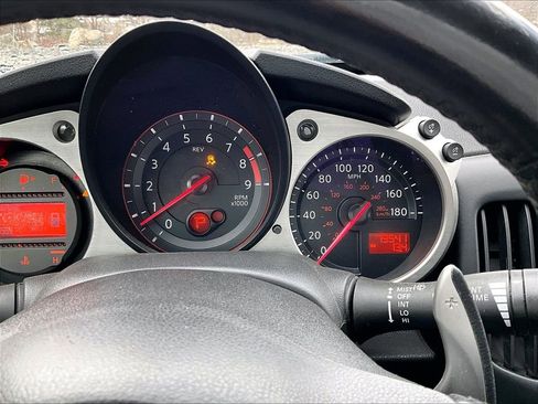 Used 2014 Nissan 370Z Touring w/ Sport Package RWD image 17