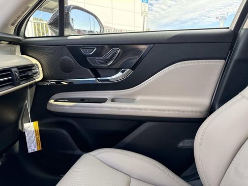 New 2026 Lincoln Corsair Premiere image 22