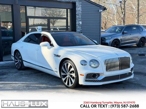 Used 2021 Bentley Flying Spur V8 w/ First Edition Specification image 12
