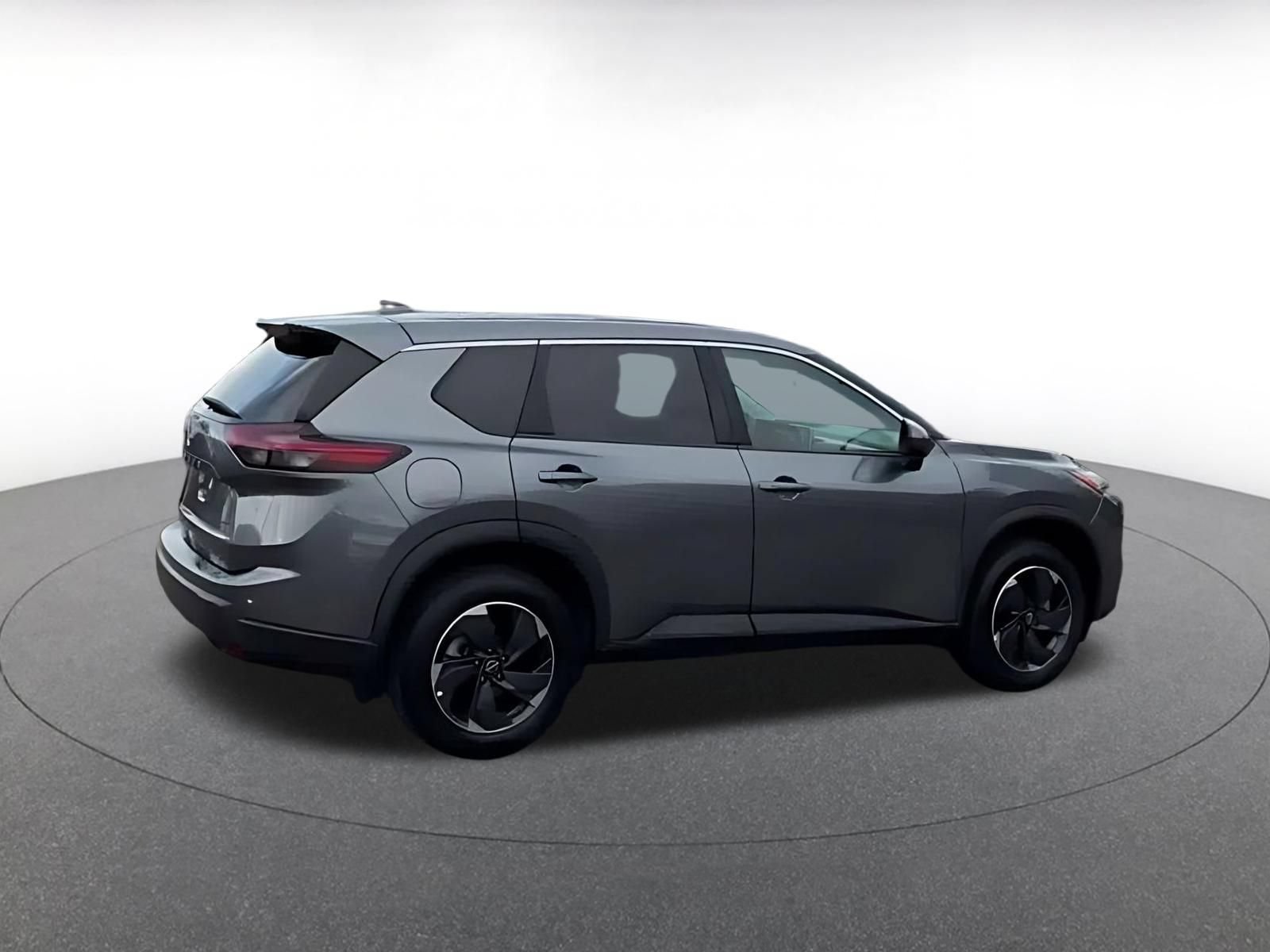 Used 2025 Nissan Rogue SV AWD/4WD image 13