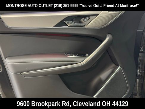 Used 2024 Jaguar F-PACE R-Dynamic S image 11