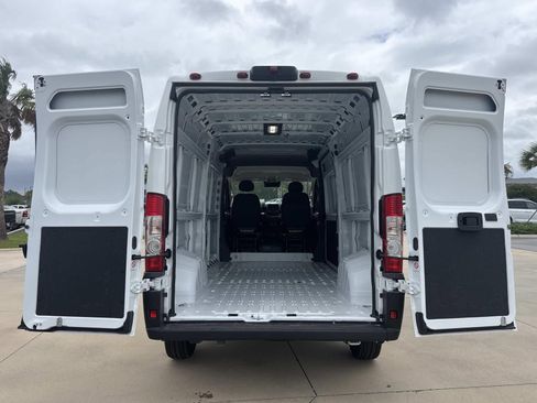New 2026 RAM ProMaster 2500 w/ Convenience Group FWD image 8