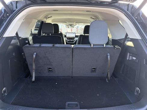 New 2026 Ford Explorer Active RWD image 21
